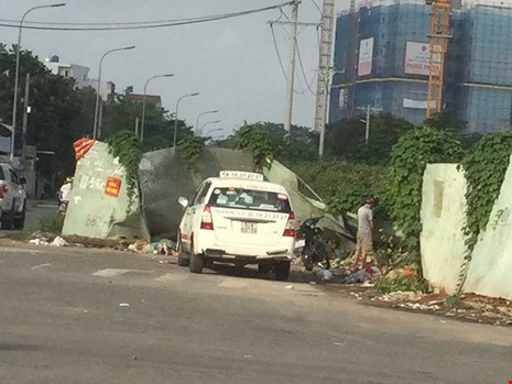 Treo thuong cho nguoi phat hien xa rac, tieu bay hinh anh