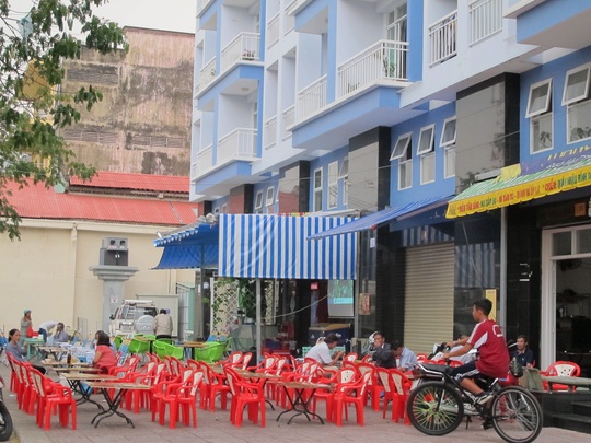 Khoi to thanh nien 16 tuoi chem rot tay doi thu hinh anh