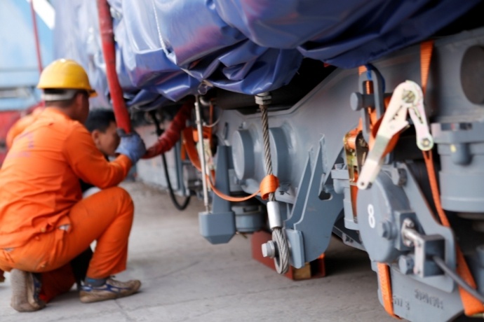 Đầu máy đường sắt trên cao về đến Hải Phòng ảnh 2 Dau may duong sat tren cao ve den Hai Phong anh 2