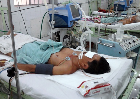 7 nguoi chet nghi bi ngo doc sau bua an toi hinh anh