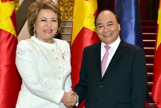 Thu tuong tiep Chu tich Hoi dong Lien bang Nga hinh anh