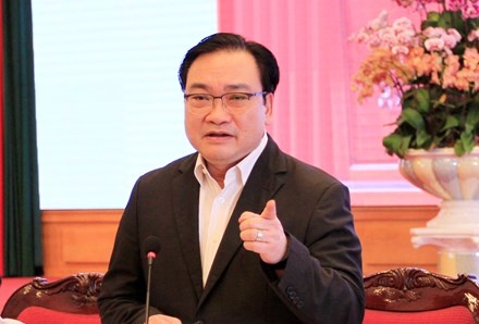 Bi thu Ha Noi: Can bo 'buon' dien thoai nua tieng de dan cho hinh anh