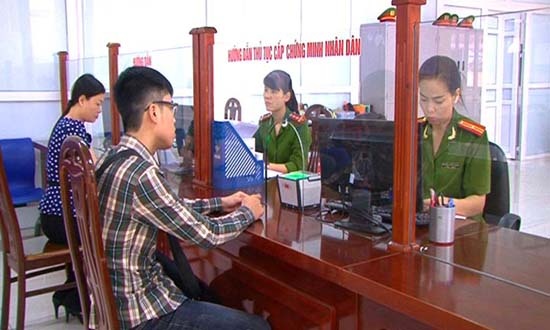 Ha Noi bo tri can bo lam sang thu 7 de giai quyet cong viec hinh anh