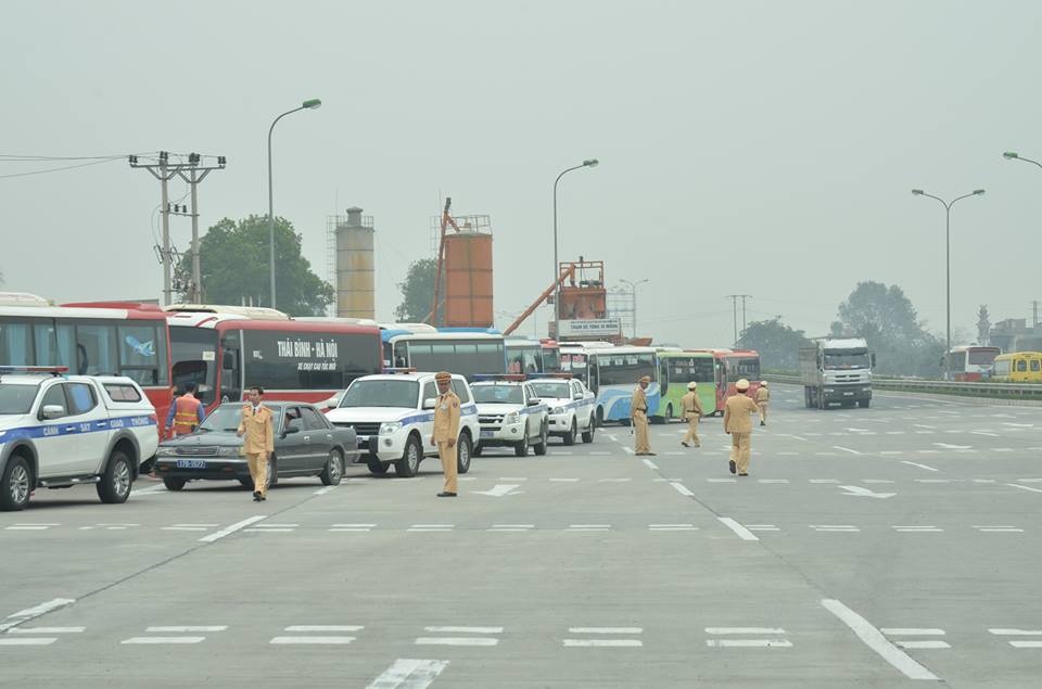 đối thoại với nhà xe phản đối phân tuyến ảnh 2 doi thoai voi nha xe phan doi phan tuyen anh 2