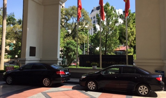 Thu truong, chu tich tinh co the het che do xe cong dua ruoc di lam hinh anh