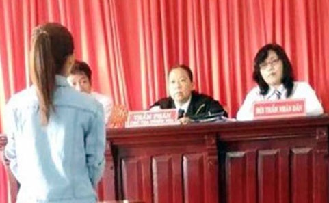 Chu toa: 'Chi qua gioi, toa phuc chi luon' hinh anh