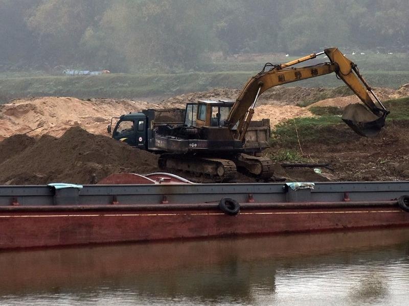 Bo truong Mai Tien Dung: 'Cat tac' ngay ngu, dem khai thac hinh anh