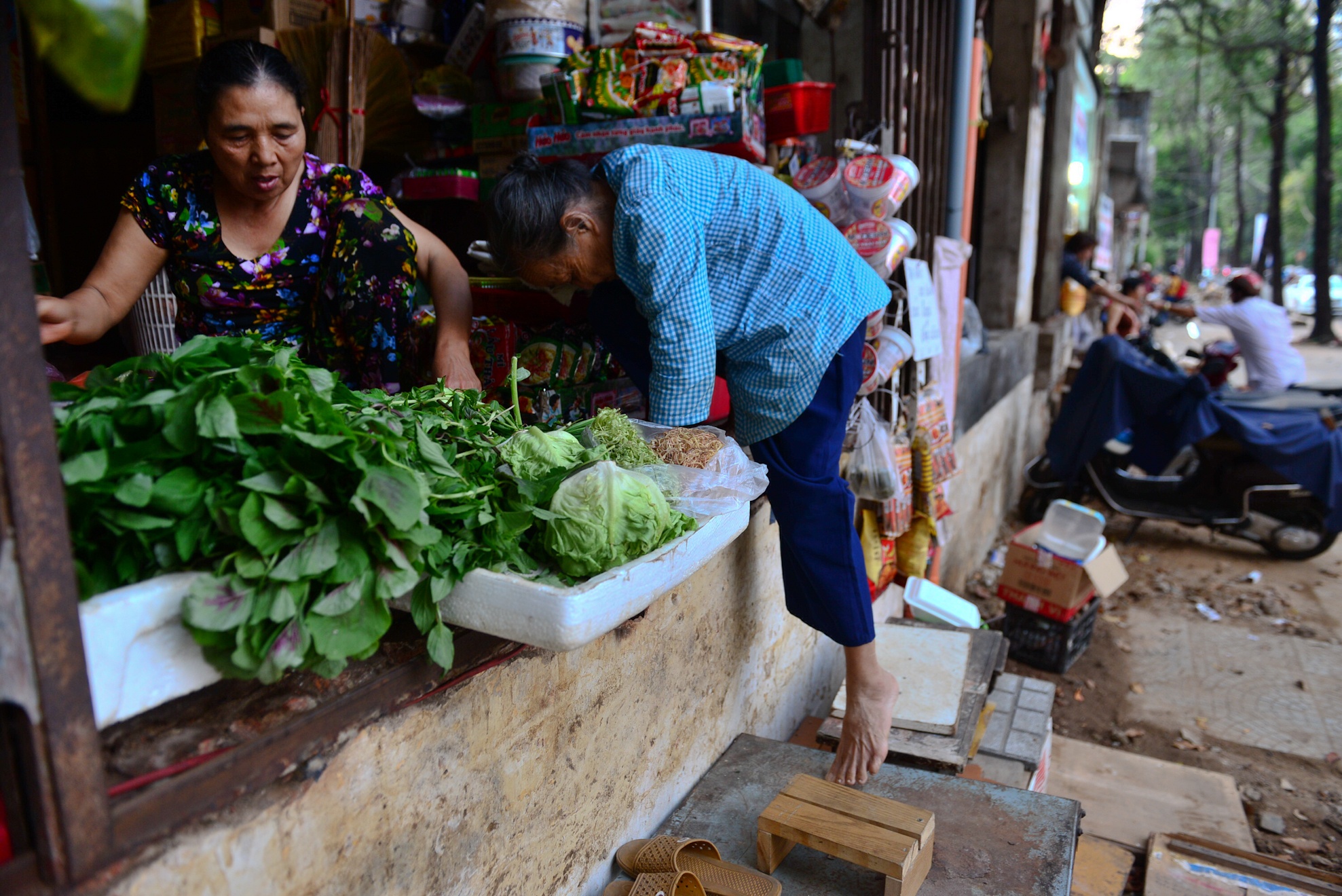 Kinh te via he: Dung de quyet sach thanh doi sach hinh anh