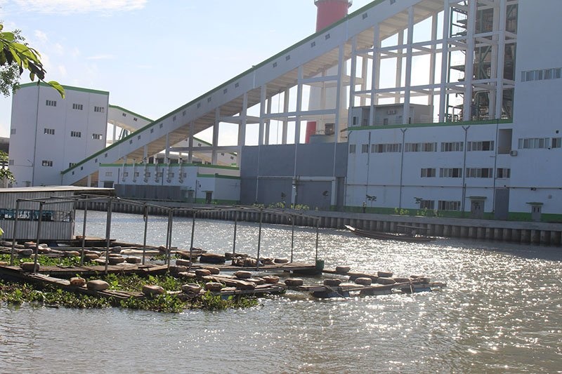 Trùm nilông ngủ vì ô nhiễm nhà máy giấy ảnh 2 Trum nilong ngu vi o nhiem nha may giay anh 2