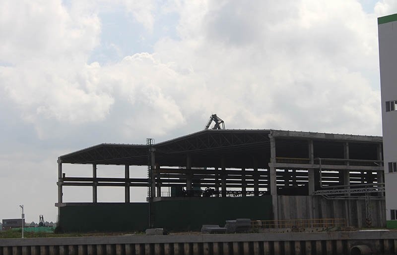 nhà máy giấy Lee&Man xả thải ô nhiễm ảnh 2 nha may giay Lee&Man xa thai o nhiem anh 2