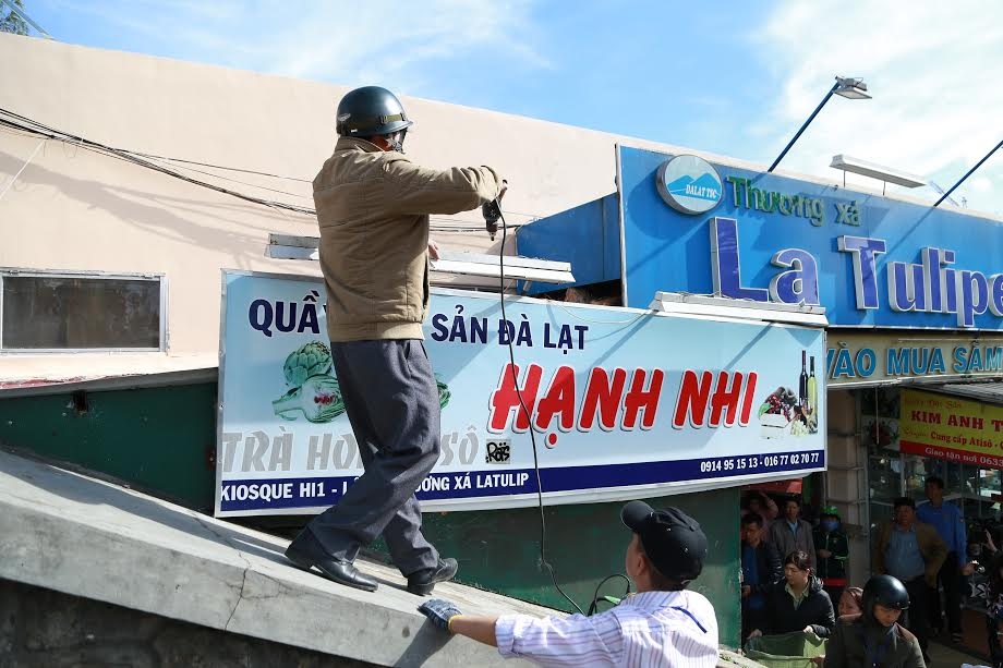 lấn chiếm vỉa hè ảnh 1 lan chiem via he anh 1