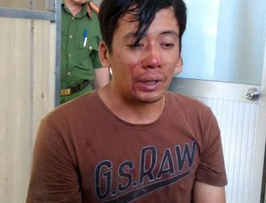 Giat day chuyen vang roi nhay song tau thoat hinh anh