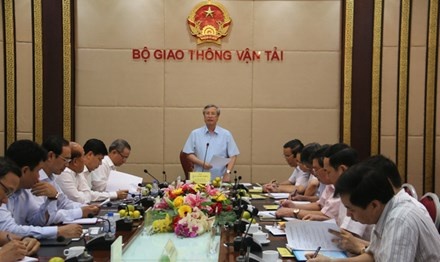 Bo Chinh tri kiem tra cong tac can bo tai Bo Giao thong Van tai hinh anh