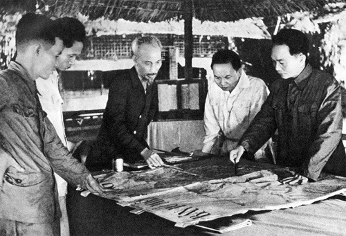 Ho Chu tich va mot so phien hop Chinh phu tai chien khu hinh anh