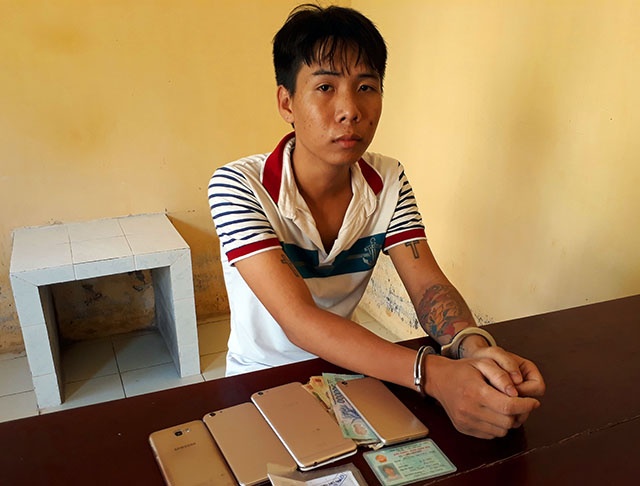 Điện thoại mô hình ảnh 1 Dien thoai mo hinh anh 1