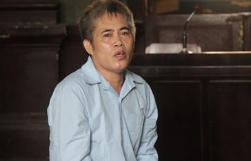 Hai cha con gap rac roi vi chiec phong bi mung cuoi khong co tien hinh anh