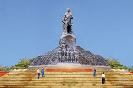 Huy dong tien luong lam tuong dai hinh anh