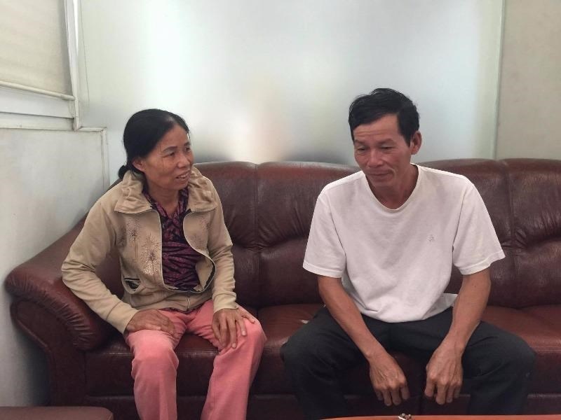 Co gai cuop giat truoc camera anh 1