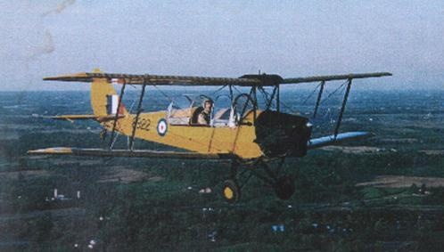 Hai chiec may bay cua vua Bao Dai hinh anh