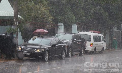 Đập cửa ôtô ảnh 1 Dap cua oto anh 1