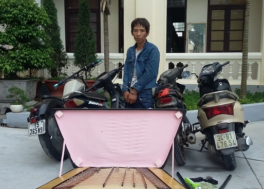 Nổ súng vào cảnh sát ảnh 1 No sung vao canh sat anh 1