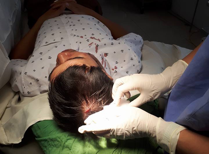Người lạ tấn công bác sĩ ảnh 1 Nguoi la tan cong bac si anh 1