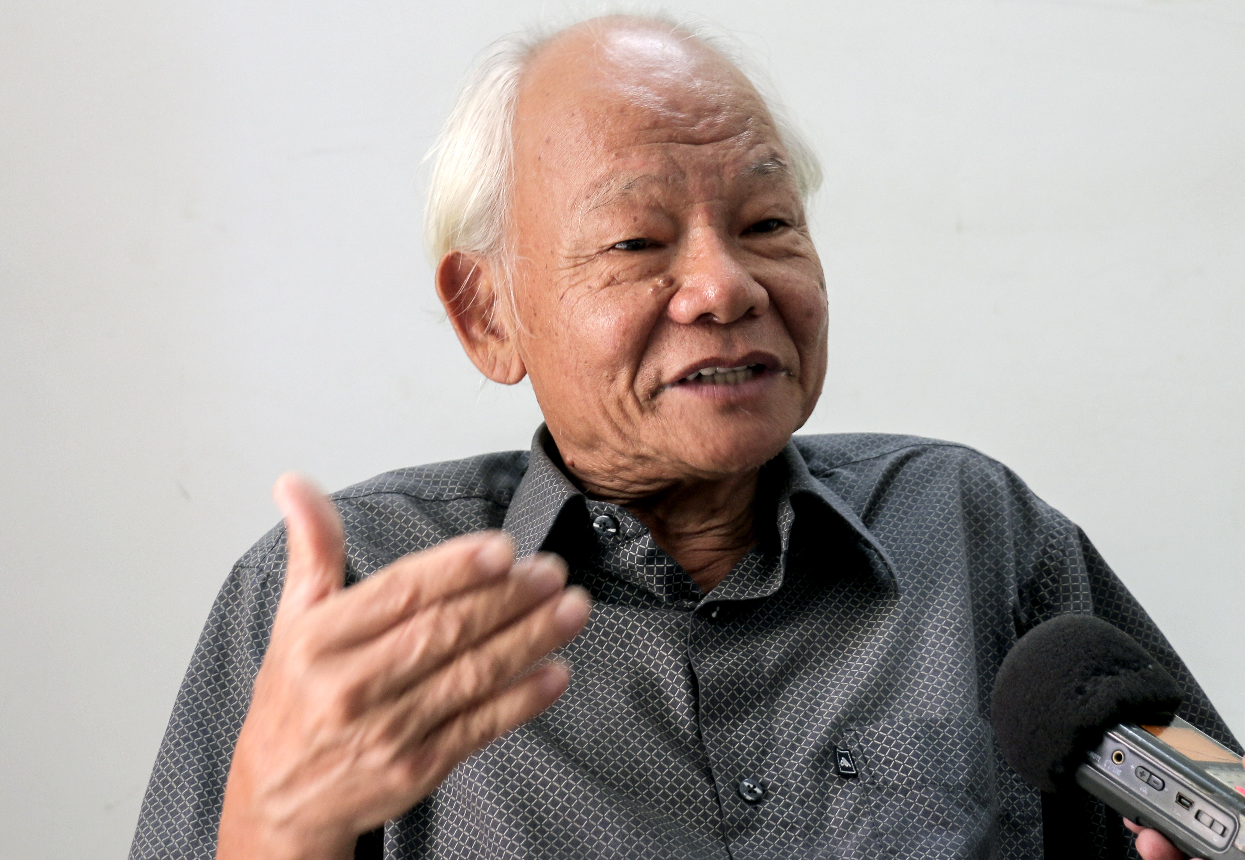 Vu do 1 trieu m3 bun thai xuong bien: TS. Nguyen Tac An bi mao danh? hinh anh