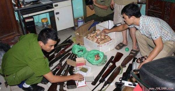 Dot kich 'xuong' san xuat sung dan o Kon Tum hinh anh