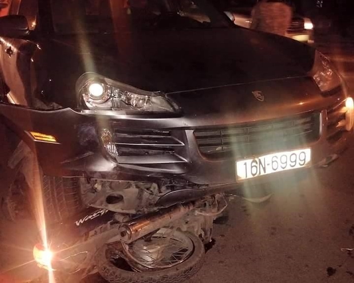 Sieu xe Porsche huc 6 nguoi bi thuong, xe may la liet khap duong hinh anh