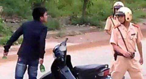 'Ma men' dau tran dung xa beng tan cong CSGT hinh anh