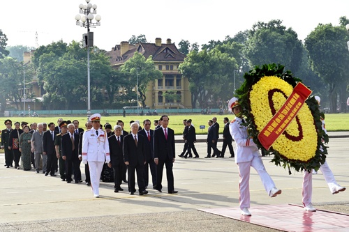 Lanh dao Dang, Nha nuoc vieng Chu tich Ho Chi Minh hinh anh