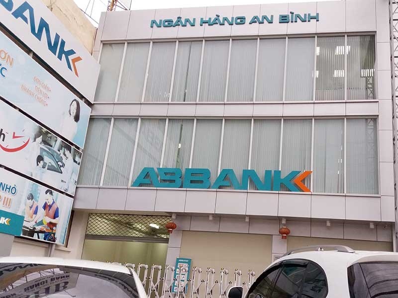 Nguyen Giam doc ABBank-Binh Duong bi bat hinh anh