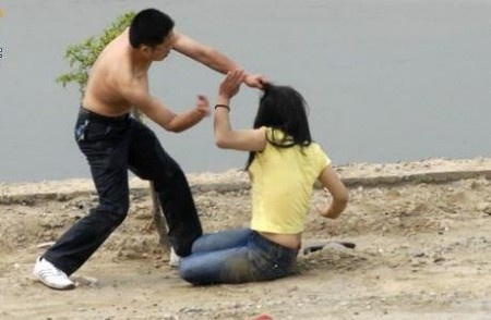 Danh vo cu, phai boi thuong gan 30 trieu dong hinh anh