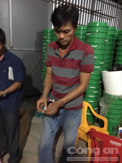 buôn bán dầu nhớt giả ảnh 2 buon ban dau nhot gia anh 2