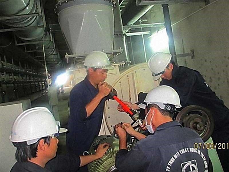 Noi xu ly nuoc thai lon nhat TP.HCM keu cuu hinh anh