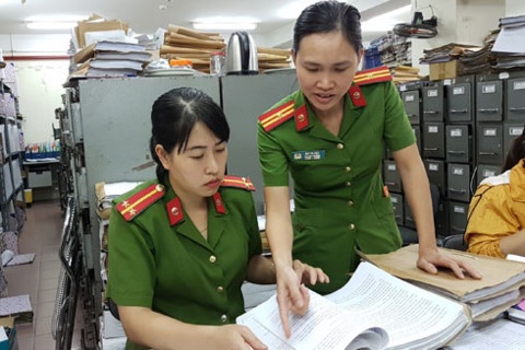 Những bông hồng thép ảnh 2 Nhung bong hong thep anh 2