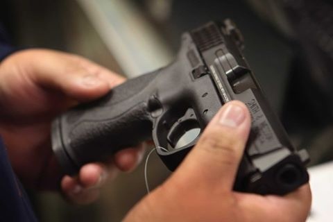 Sung cong an 'cuop co', 1 nguoi bi thuong hinh anh