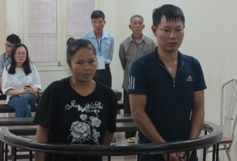 Ong lao chui dong khien con trai va con gai suyt phai… vao tu hinh anh