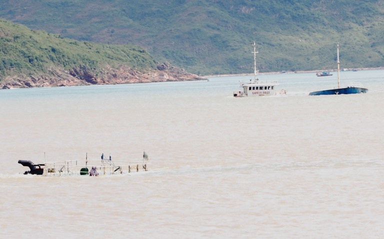 dac cong nuoc tim thuyen vien mat tich anh 1