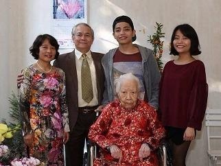 Con dau nguoi hien 5.000 luong vang tiet lo dieu bat ngo ve me hinh anh