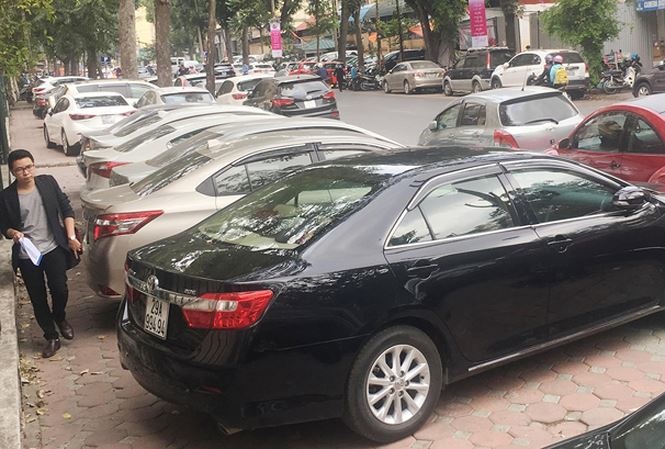 Gan 60.000 m2 via he Ha Noi bien thanh bai giu xe hinh anh