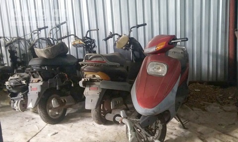 Kho hang nhap lau o Sai Gon anh 2