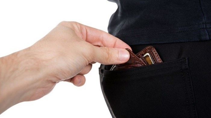 Ly ky chuyen nguoi phu nu bi truy na vi trom tien cua chong hinh anh