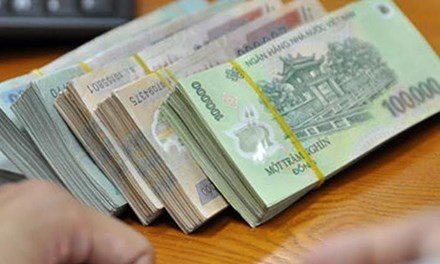 Hua hen 'chay' tha tu, chiem doat 500 trieu dong va 12.000 USD hinh anh