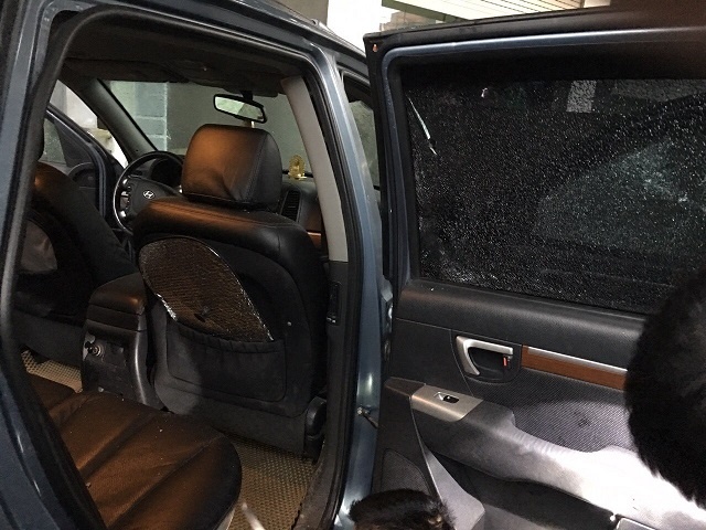 Côn đồ xả súng vào nhà dân ảnh 1 Con do xa sung vao nha dan anh 1