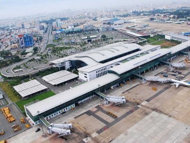 Nhom khung bo o san bay Tan Son Nhat hau toa hinh anh