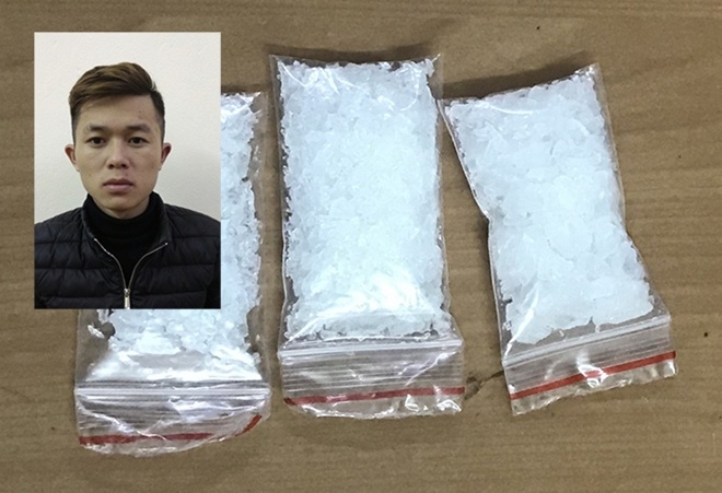 'Om' ma tuy di dem, dinh hoi lo CSCD de xin tha hinh anh