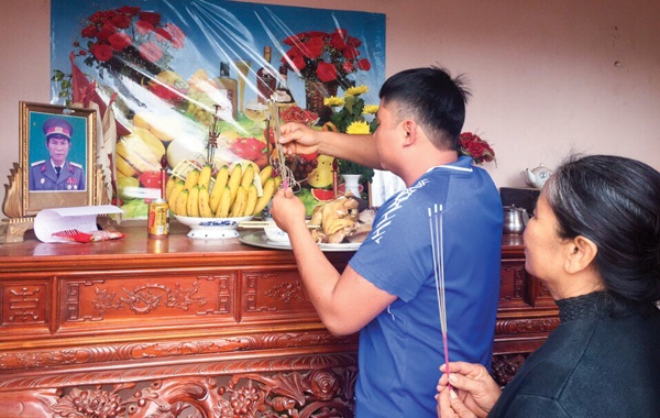 Qua doi 5 nam moi duoc minh oan giet vo hinh anh