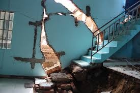 Nha xay 300 trieu bi nut, doi den… 800 trieu hinh anh