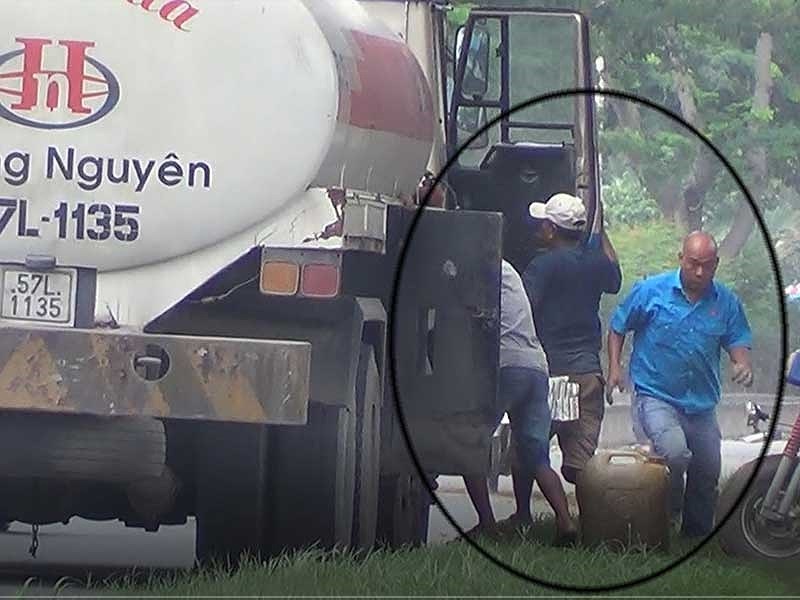 De nghi truy to nhom trom dau may bay hinh anh